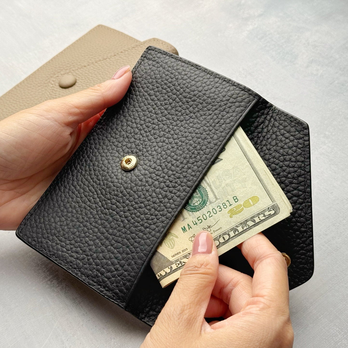 Leather Envelope Wallet – Slim Full-Grain Card Wallet for Women